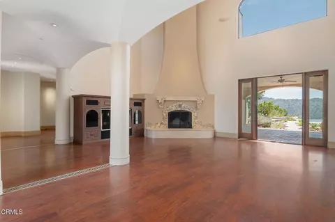 Living - 10948 Alto Ct, Oak View, CA 93022 photo 2 of 7