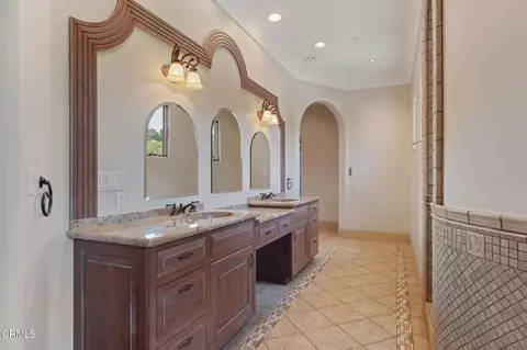 Bath - 10948 Alto Ct, Oak View, CA 93022 photo 3 of 5
