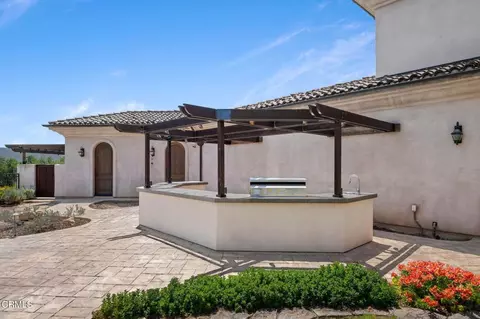 Exterior - 10948 Alto Ct, Oak View, CA 93022 photo 10 of 11