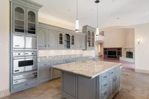Kitchen - 10948 Alto Ct, Oak View, CA 93022 photo 4 of 6