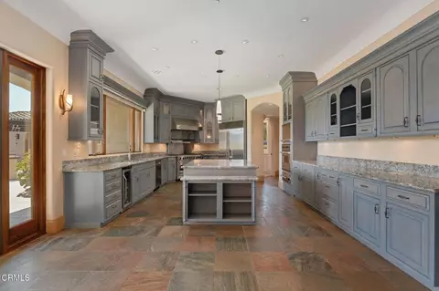 Kitchen - 10948 Alto Ct, Oak View, CA 93022 photo 1 of 6