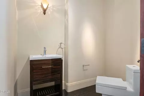 Bath - 10948 Alto Ct, Oak View, CA 93022 photo 1 of 5