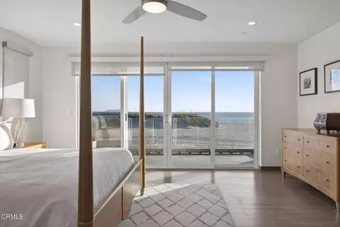 Bedroom - 3349 Ocean Dr, Oxnard, CA 93035 photo 1 of 10
