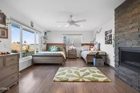 Bedroom - 3349 Ocean Dr, Oxnard, CA 93035 photo 6 of 10