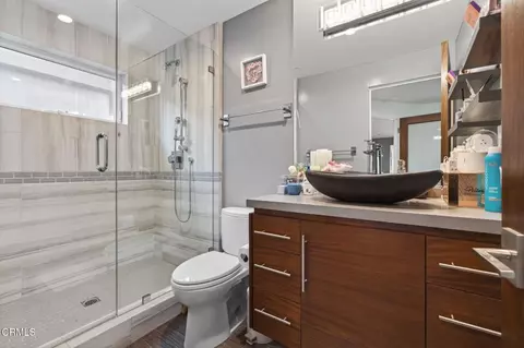Bath - 3349 Ocean Dr, Oxnard, CA 93035 photo 6 of 10