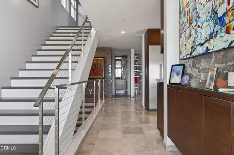 Entry Way - 3349 Ocean Dr, Oxnard, CA 93035 photo 3 of 5