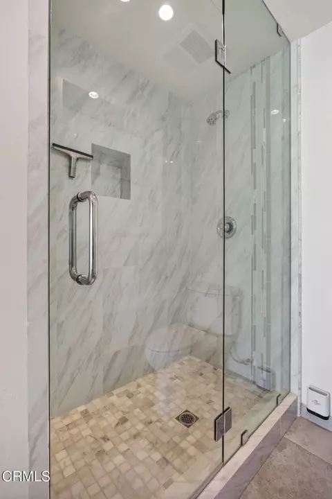 Bath - 3349 Ocean Dr, Oxnard, CA 93035 photo 10 of 10