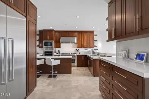 Kitchen - 3349 Ocean Dr, Oxnard, CA 93035 photo 8 of 9