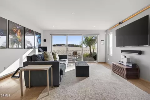 Living - 3349 Ocean Dr, Oxnard, CA 93035 photo 5 of 6