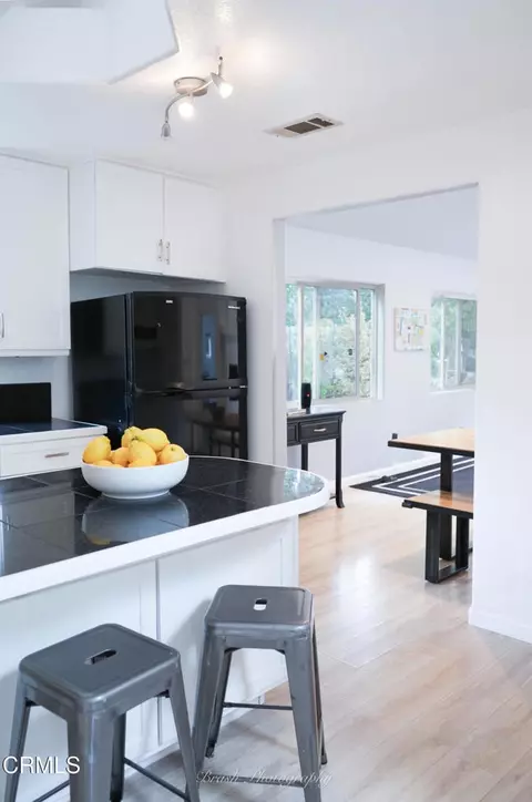 Kitchen - 270 Valley Rd, Oak View, CA 93022 photo 2 of 2