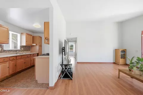Entry Way - 5154 Jefferson Sq, Oxnard, CA 93033 photo 1 of 2