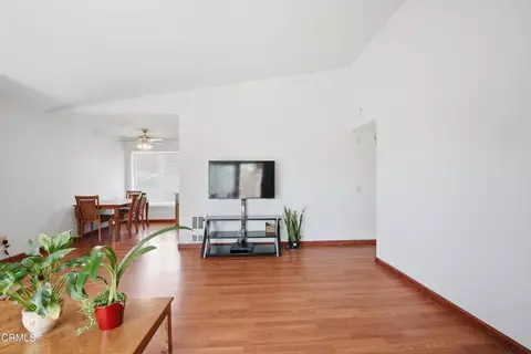 Living - 5154 Jefferson Sq, Oxnard, CA 93033 photo 1 of 5