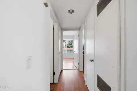 Entry Way - 5154 Jefferson Sq, Oxnard, CA 93033 photo 2 of 2
