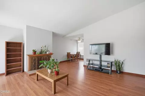 Living - 5154 Jefferson Sq, Oxnard, CA 93033 photo 2 of 5