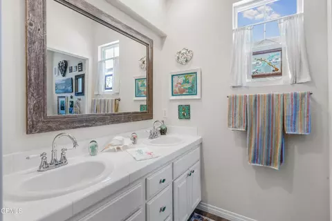 Bath - 342 Java Pl, Oxnard, CA 93036 photo 2 of 5