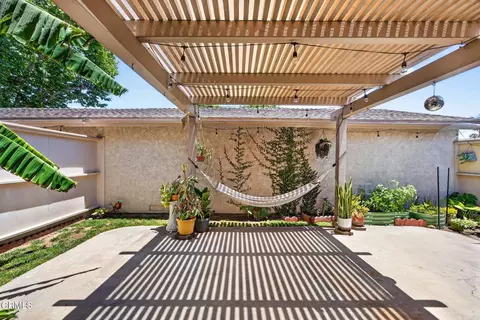 Exterior - 262 W Vineyard Ave, Oxnard, CA 93036 photo 2 of 9
