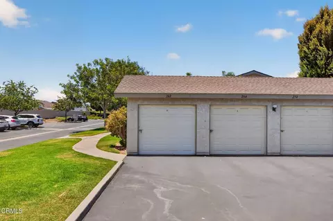 Exterior - 262 W Vineyard Ave, Oxnard, CA 93036 photo 7 of 9