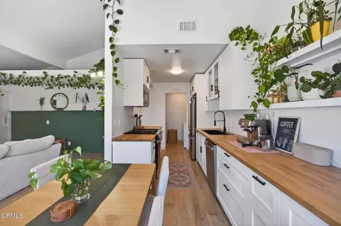 Kitchen - 262 W Vineyard Ave, Oxnard, CA 93036 photo 1 of 6