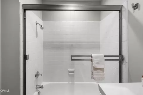 Bath - 4451 Gateshead Bay, Oxnard, CA 93035 photo 2 of 5