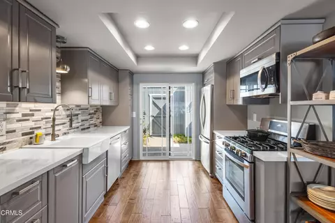 Kitchen - 4451 Gateshead Bay, Oxnard, CA 93035 photo 1 of 3