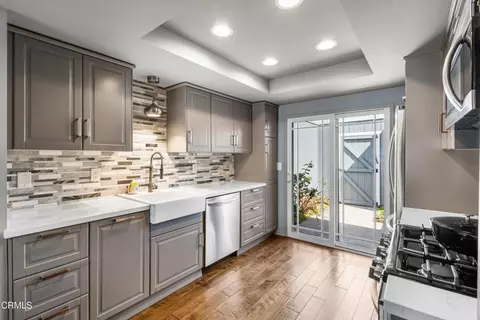 Kitchen - 4451 Gateshead Bay, Oxnard, CA 93035 photo 2 of 3