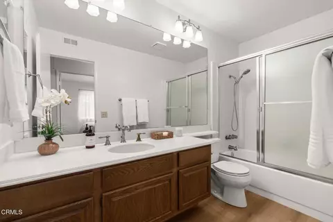 Bath - 847 Hedyland Ct, Moorpark, CA 93021 photo 2 of 2