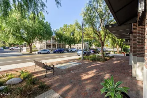 Exterior - 847 Hedyland Ct, Moorpark, CA 93021 photo 5 of 6