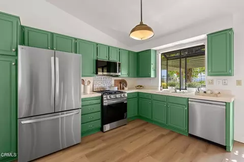 Kitchen - 847 Hedyland Ct, Moorpark, CA 93021 photo 1 of 2