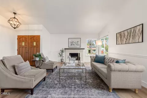 Living - 847 Hedyland Ct, Moorpark, CA 93021 photo 1 of 2