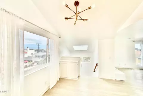 Living - 2301 Chico Ct, Oxnard, CA 93035 photo 6 of 6