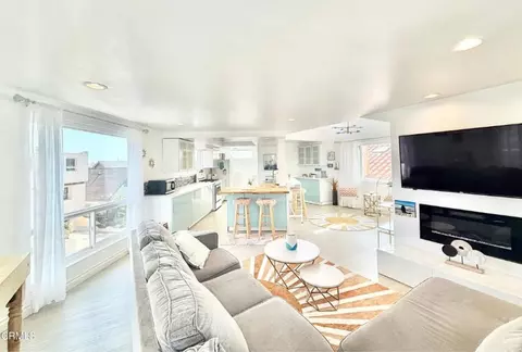 Living - 2301 Chico Ct, Oxnard, CA 93035 photo 2 of 6