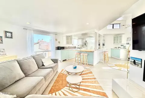 Living - 2301 Chico Ct, Oxnard, CA 93035 photo 1 of 6