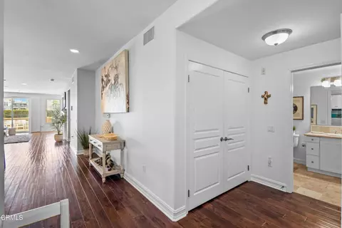 Entry Way - 1513 Windshore Way, Oxnard, CA 93035 photo 3 of 3