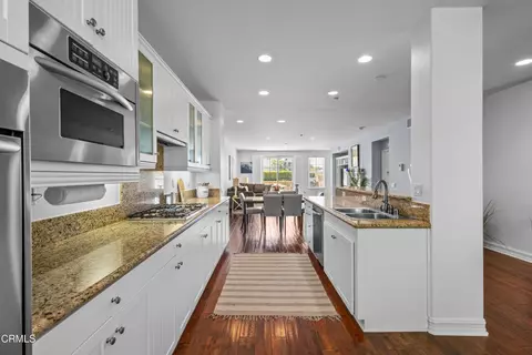 Kitchen - 1513 Windshore Way, Oxnard, CA 93035 photo 3 of 5