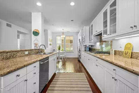 Kitchen - 1513 Windshore Way, Oxnard, CA 93035 photo 5 of 5
