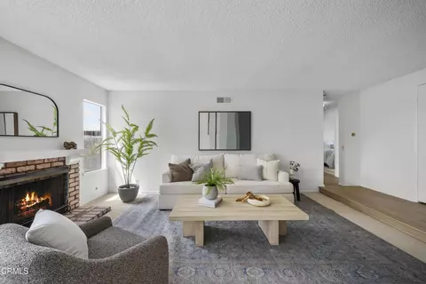 Living - 1431 Kelp St, Oxnard, CA 93035 photo 2 of 2