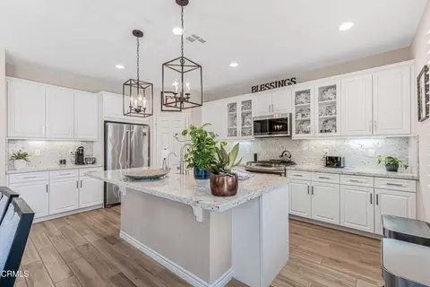 Kitchen - 675 Rio Grande Way, Oxnard, CA 93036 photo 1 of 3