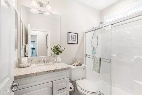 Bath - 675 Rio Grande Way, Oxnard, CA 93036 photo 3 of 4