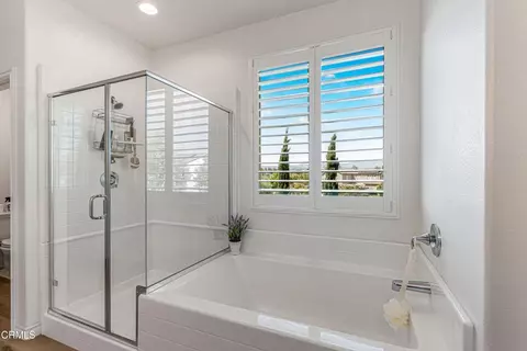 Bath - 675 Rio Grande Way, Oxnard, CA 93036 photo 2 of 4
