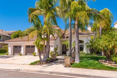 40 Golden Glen Dr, Simi Valley, CA 93065