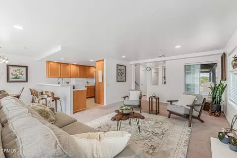 Living - 833 Dunes St, Oxnard, CA 93035 photo 3 of 3