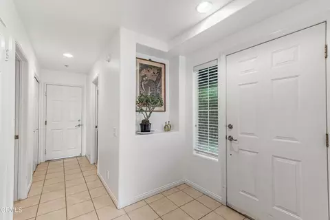 Entry Way - 833 Dunes St, Oxnard, CA 93035 photo 1 of 3