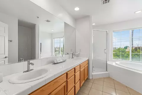 Bath - 833 Dunes St, Oxnard, CA 93035 photo 3 of 4