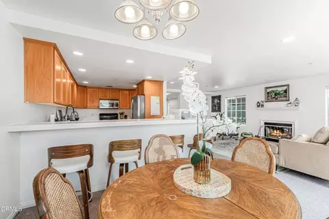 Dining - 833 Dunes St, Oxnard, CA 93035 photo 1 of 2