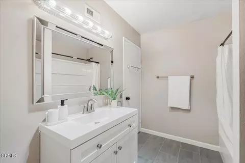 Bath - 246 W Vineyard Ave, Oxnard, CA 93036 photo 1 of 3