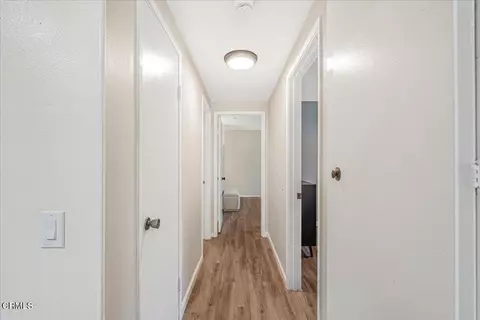 Entry Way - 246 W Vineyard Ave, Oxnard, CA 93036 photo 2 of 2