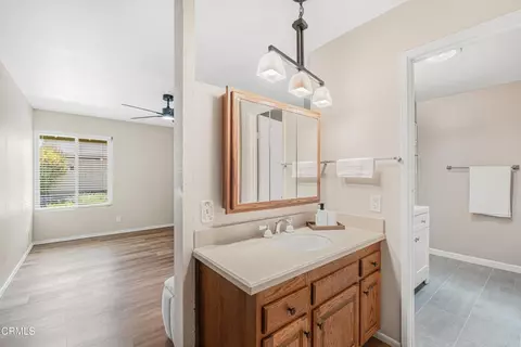 Bath - 246 W Vineyard Ave, Oxnard, CA 93036 photo 3 of 3