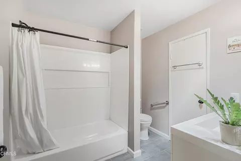 Bath - 246 W Vineyard Ave, Oxnard, CA 93036 photo 2 of 3
