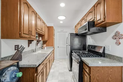 Kitchen - 246 W Vineyard Ave, Oxnard, CA 93036 photo 1 of 3