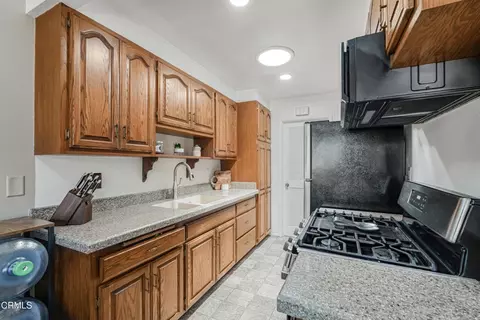 Kitchen - 246 W Vineyard Ave, Oxnard, CA 93036 photo 2 of 3